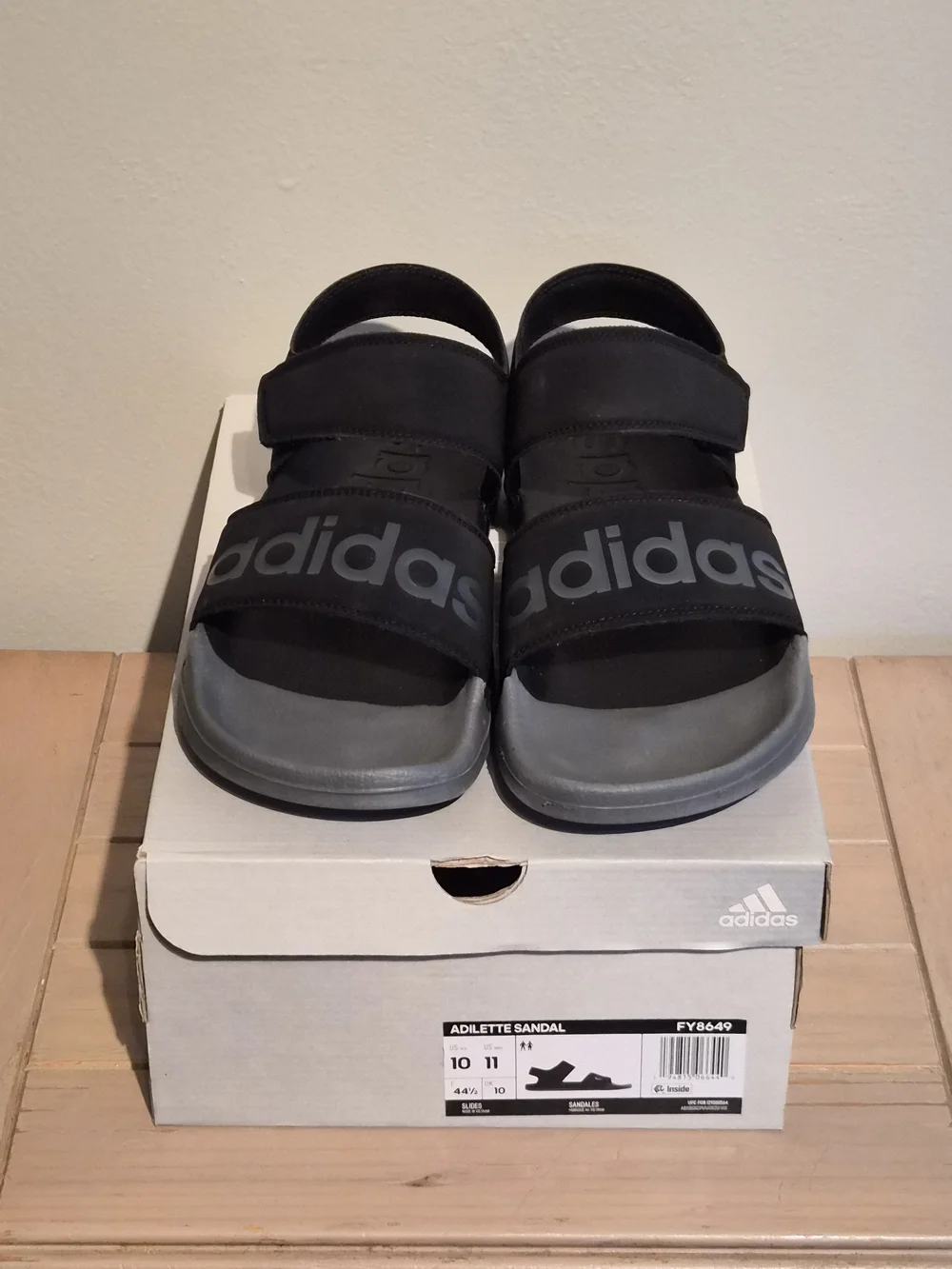 Adidas MENS Size 10 Black & Gray Strap Slide Sandals